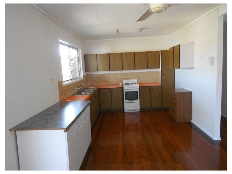 90 SHAW STREET, New Auckland QLD 4680