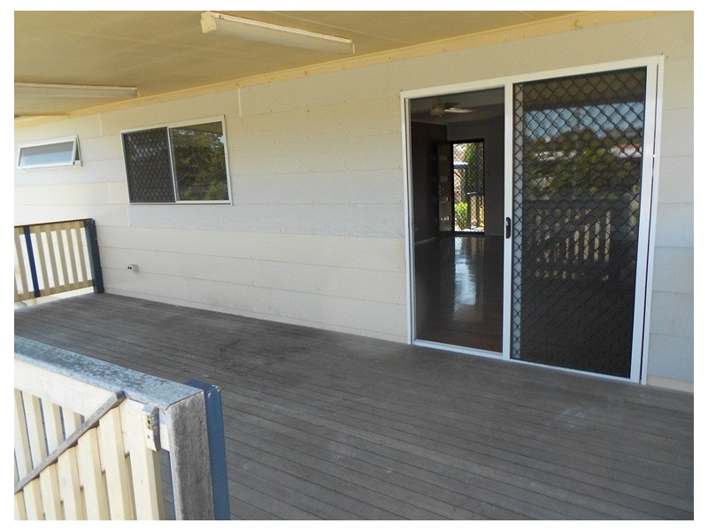 90 SHAW STREET, New Auckland QLD 4680