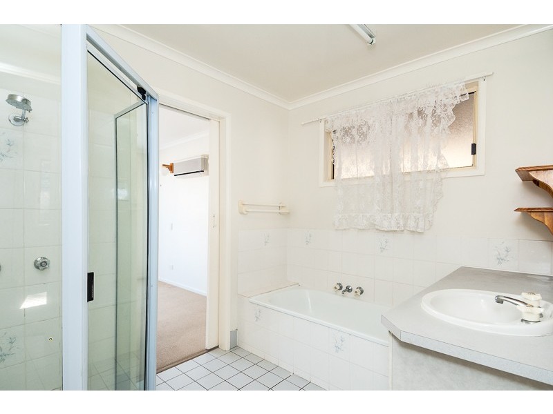 137 Dalrymple Drive, Toolooa QLD 4680