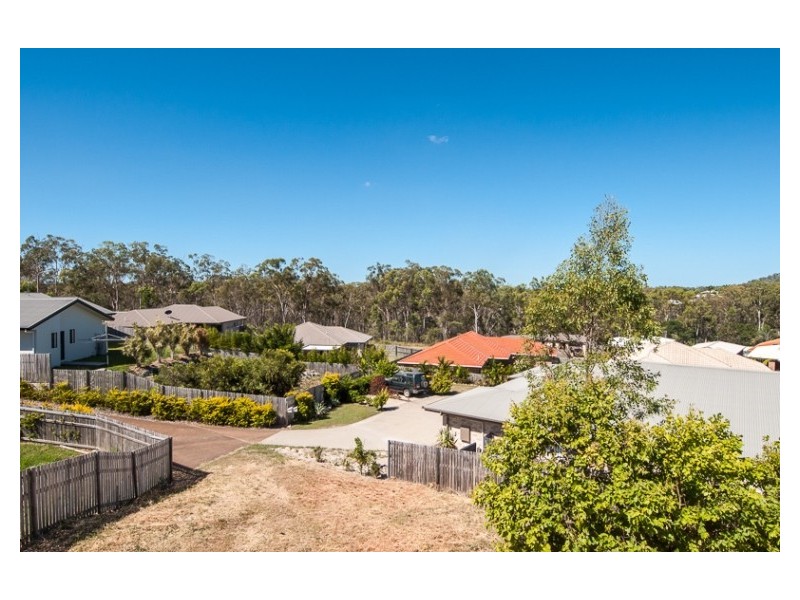 20 Viewpoint Way, New Auckland QLD 4680