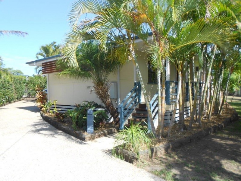 4 GRAYSON STREET, West Gladstone QLD 4680