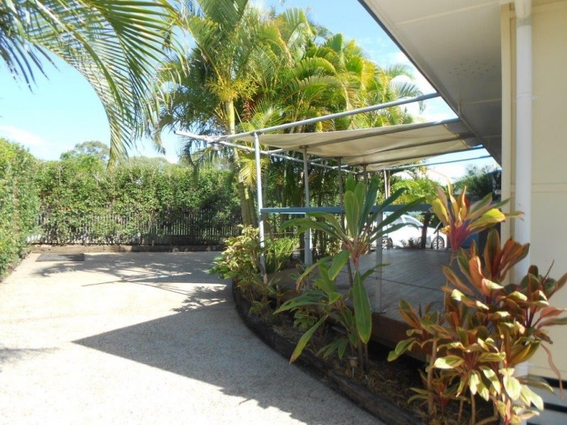 4 GRAYSON STREET, West Gladstone QLD 4680