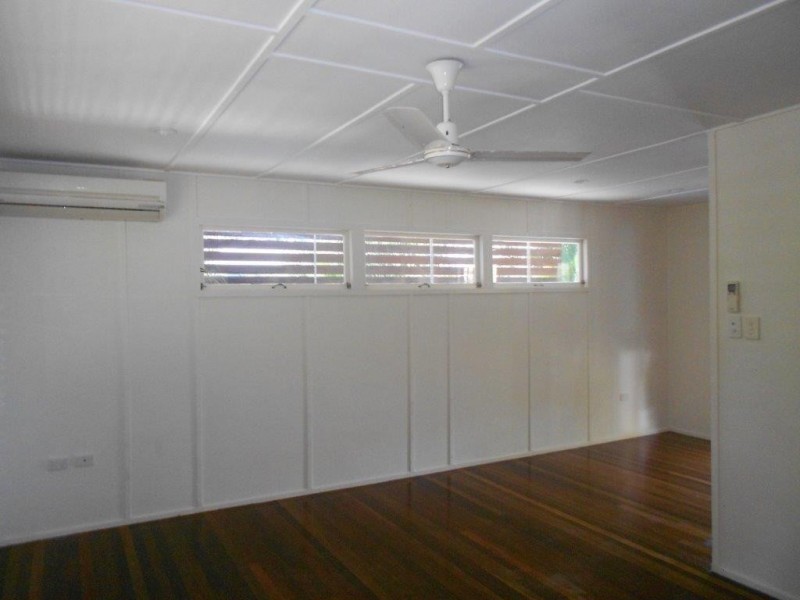 4 GRAYSON STREET, West Gladstone QLD 4680