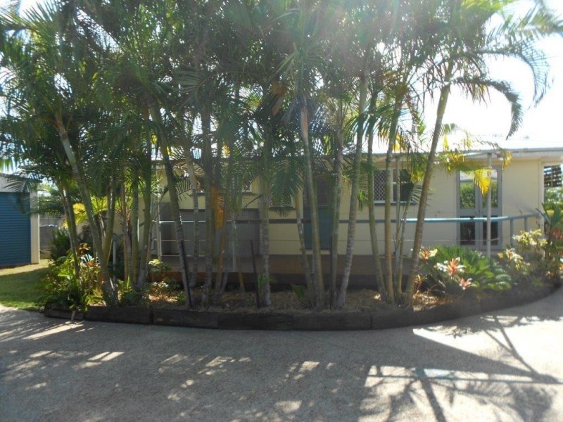 4 GRAYSON STREET, West Gladstone QLD 4680