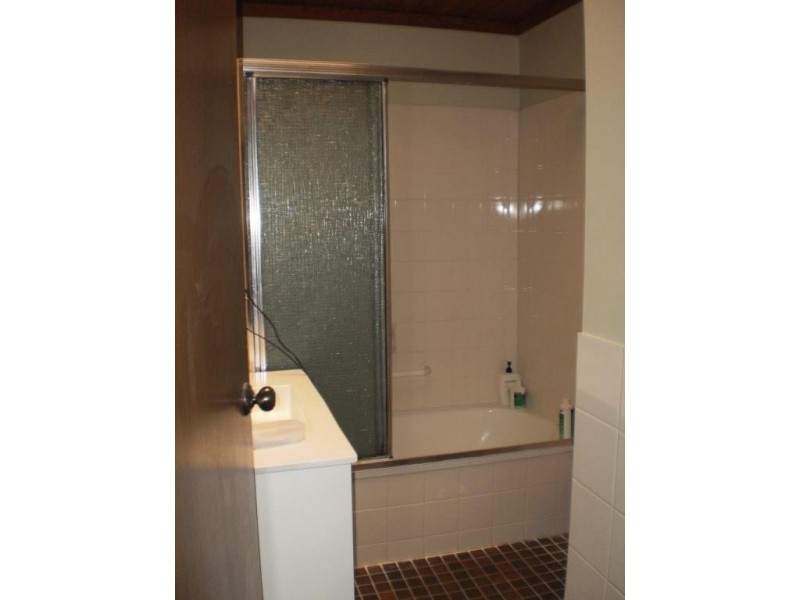 1/50 OAKA LANE, Gladstone QLD 4680