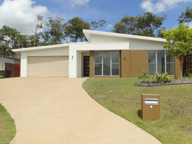 9 Carlsson Place, Kirkwood QLD 4680