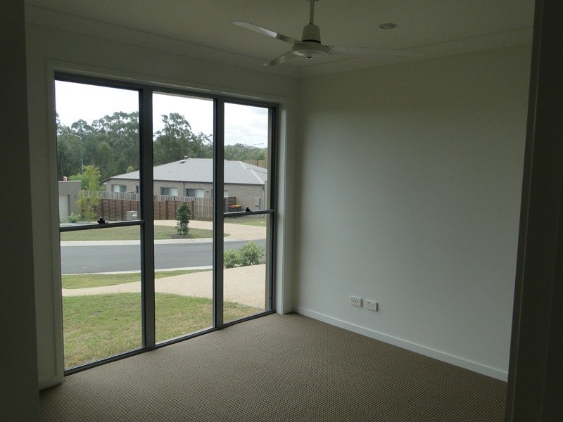 9 Carlsson Place, Kirkwood QLD 4680