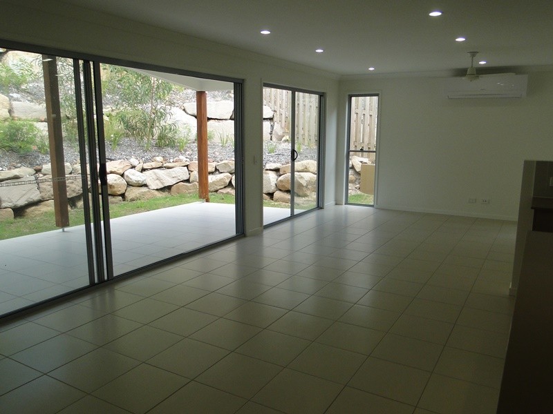 9 Carlsson Place, Kirkwood QLD 4680