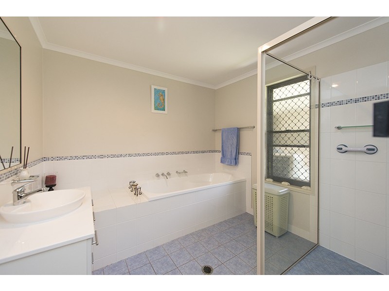 30 Reinaerhoff Crescent, Glen Eden QLD 4680
