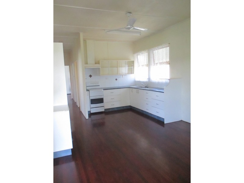 124 AUCKLAND ST, Gladstone QLD 4680