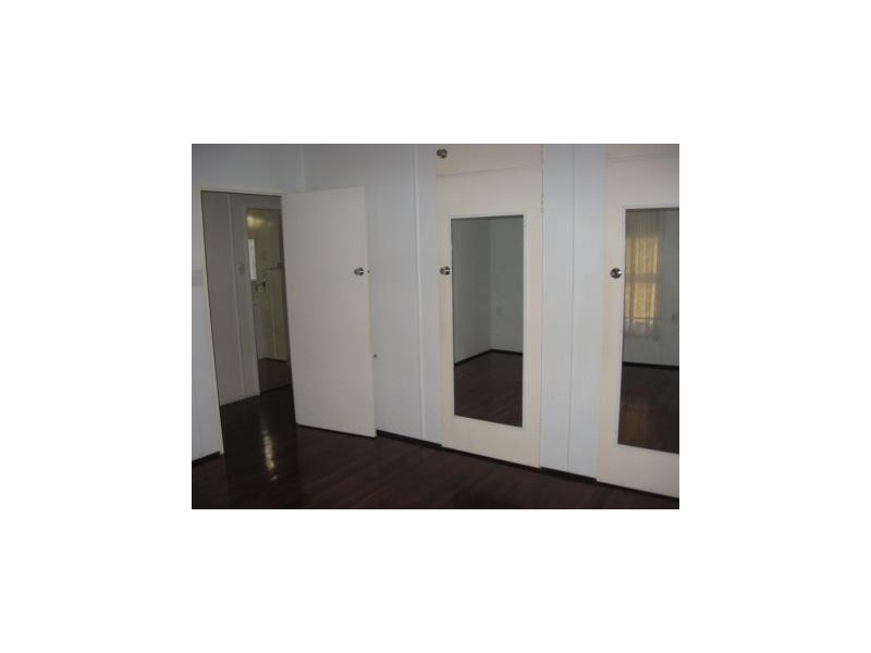 124 AUCKLAND ST, Gladstone QLD 4680