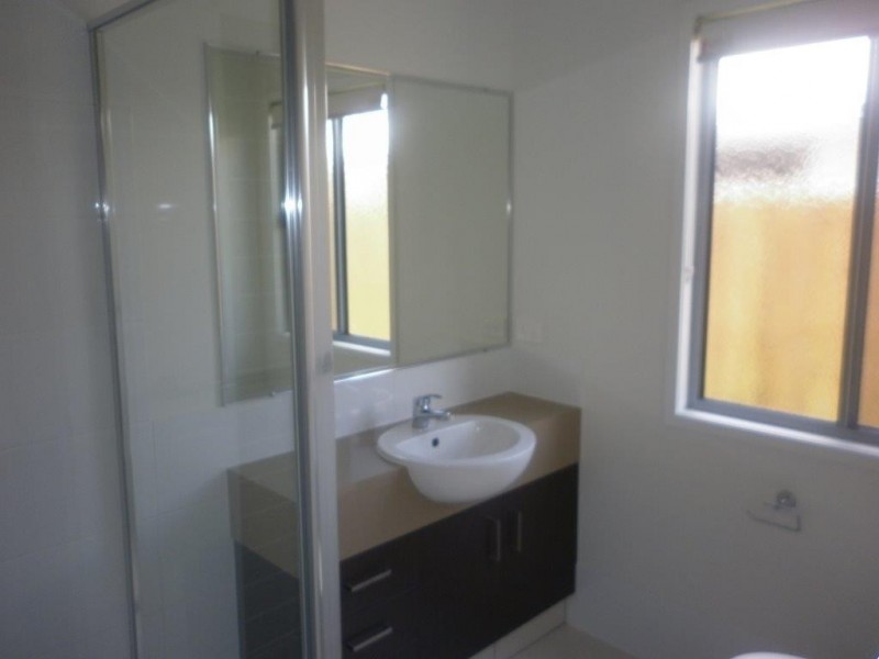 9 OYSTER CATCHER RD, Kirkwood QLD 4680