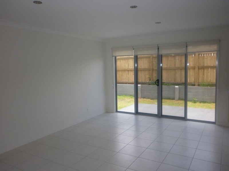 9 OYSTER CATCHER RD, Kirkwood QLD 4680