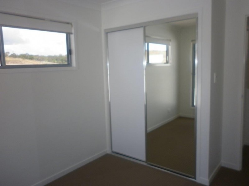 9 OYSTER CATCHER RD, Kirkwood QLD 4680