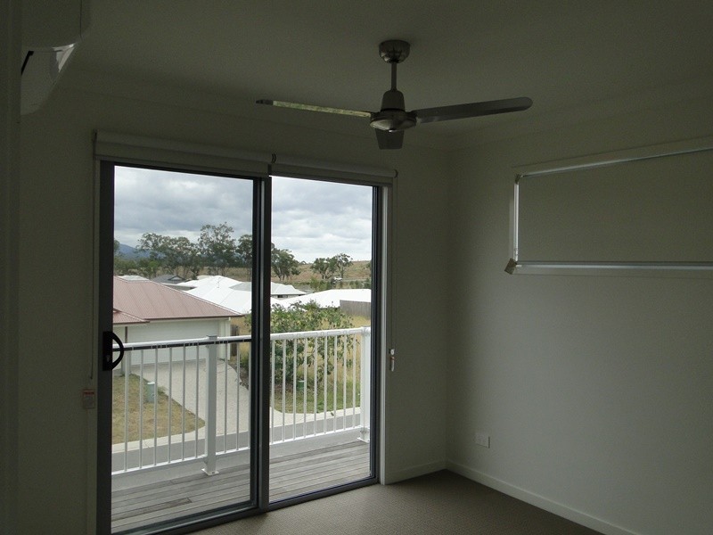9 OYSTER CATCHER RD, Kirkwood QLD 4680