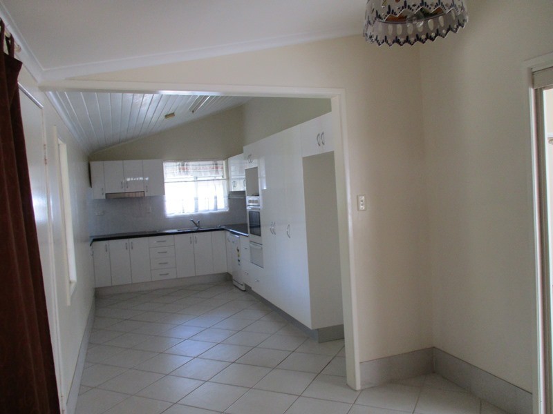 73 TANK STREET, Gladstone QLD 4680