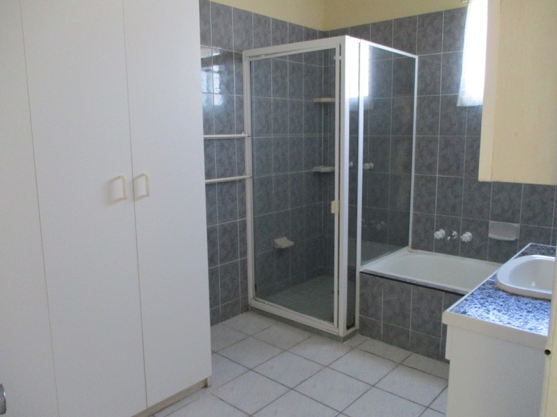 73 TANK STREET, Gladstone QLD 4680