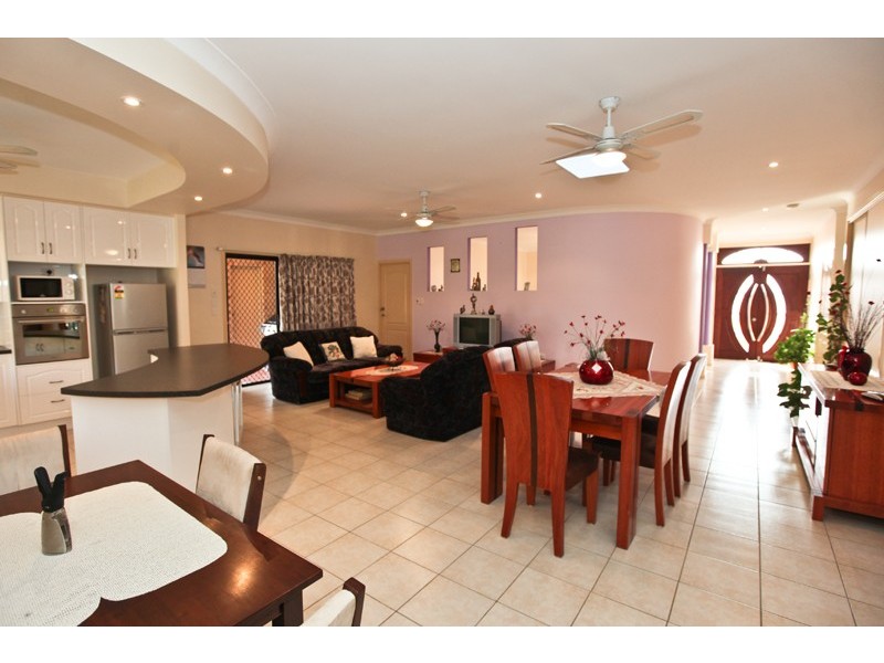 27 WHITBREAD ROAD, Clinton QLD 4680
