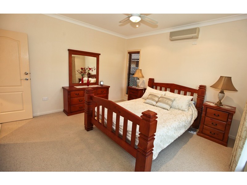 27 WHITBREAD ROAD, Clinton QLD 4680