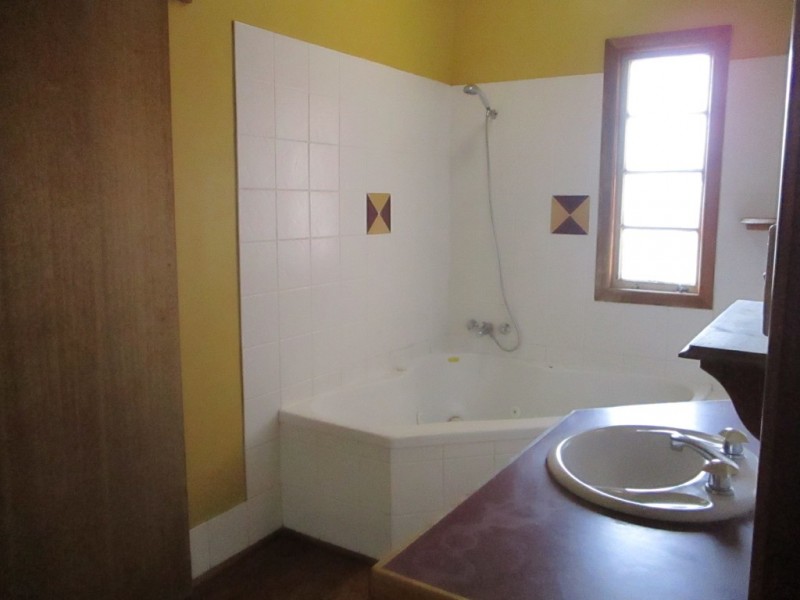 14 ROLLO STREET, Gladstone QLD 4680