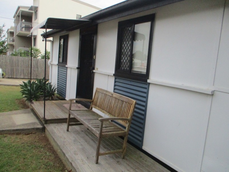 18 FLINDERS STREET, West Gladstone QLD 4680