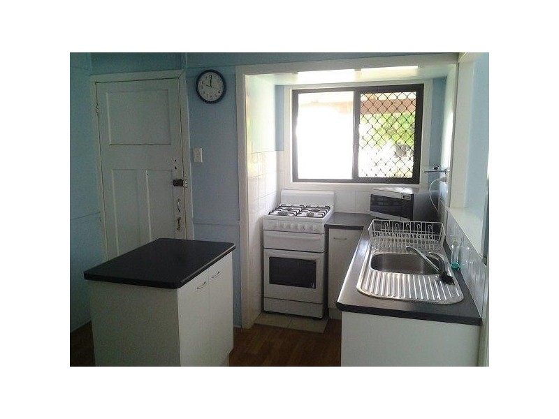 18 FLINDERS STREET, West Gladstone QLD 4680