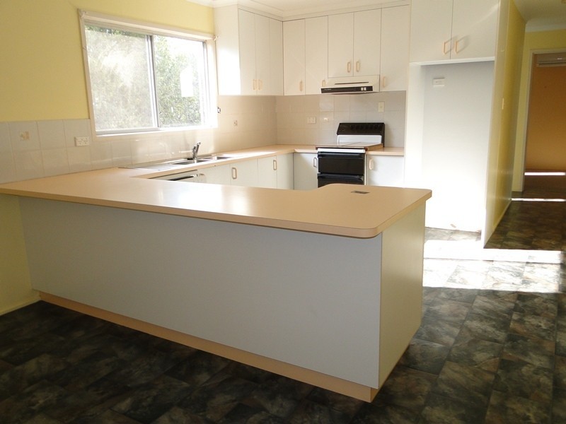 42 Beak Street, New Auckland QLD 4680