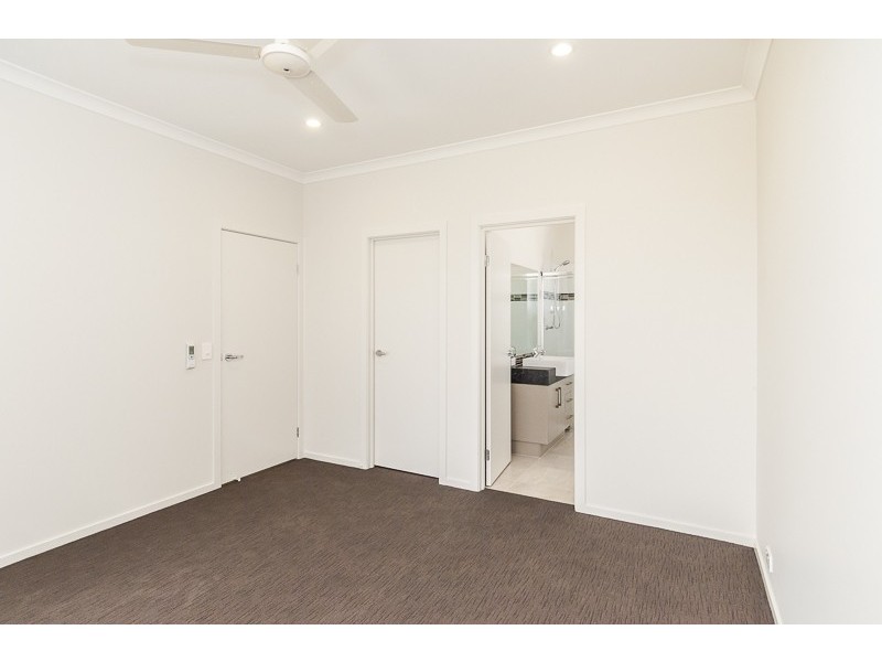 11 Winpara Drive, Kirkwood QLD 4680