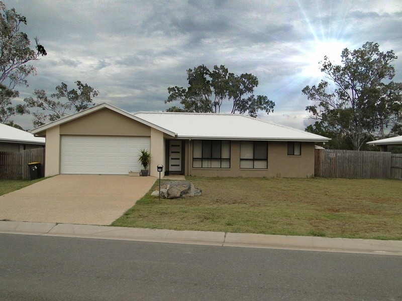 38 Stoneybrook Drive, Glen Eden QLD 4680