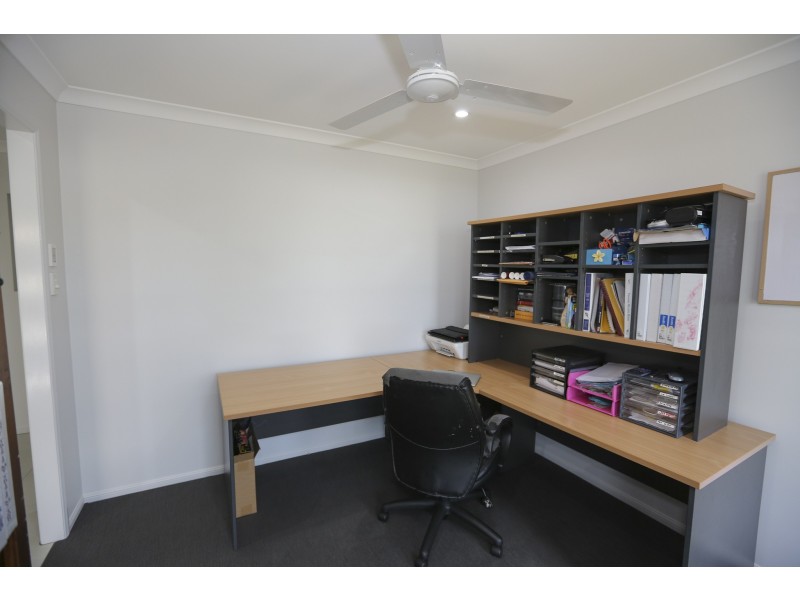 4 Woodland Court, Kirkwood QLD 4680