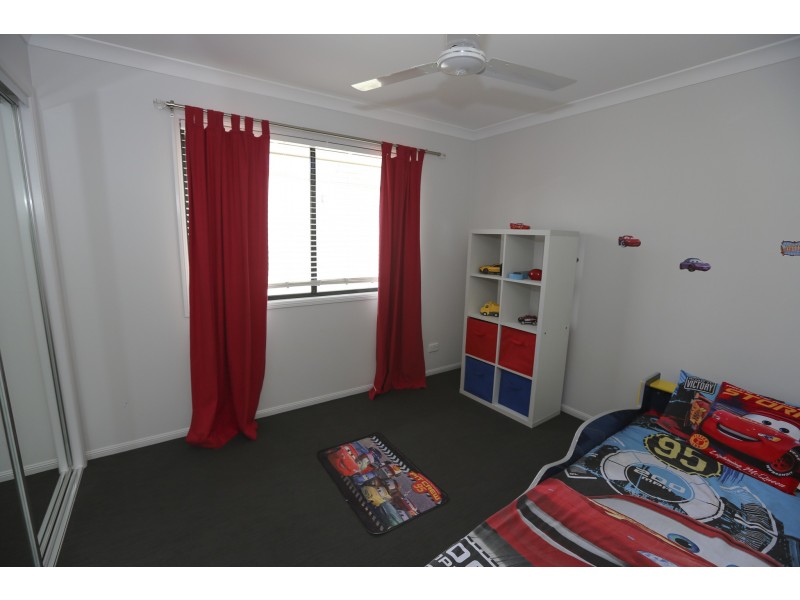 4 Woodland Court, Kirkwood QLD 4680