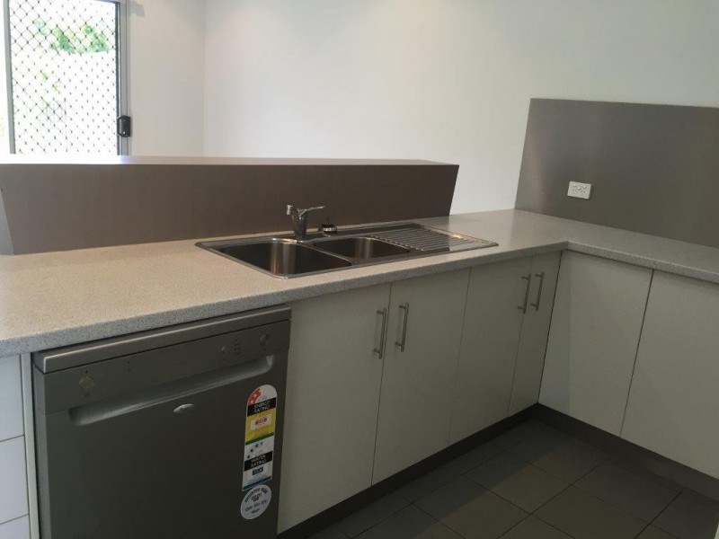 15/10 NOTHLING ST, New Auckland QLD 4680