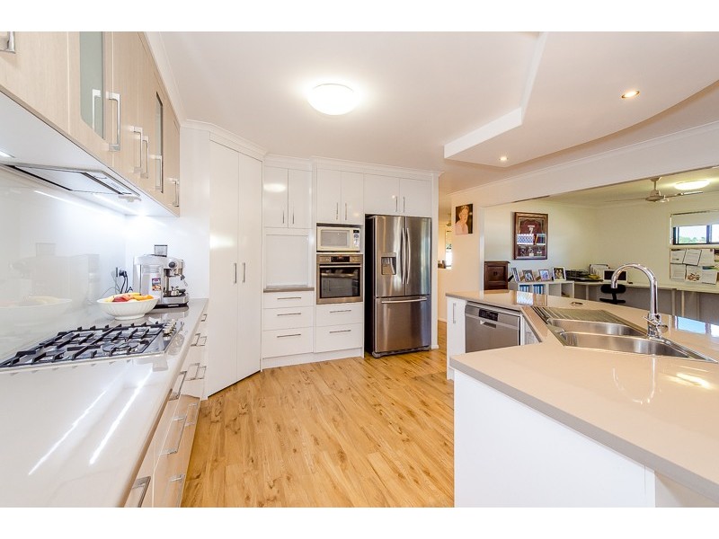 25 Michel Place, Telina QLD 4680