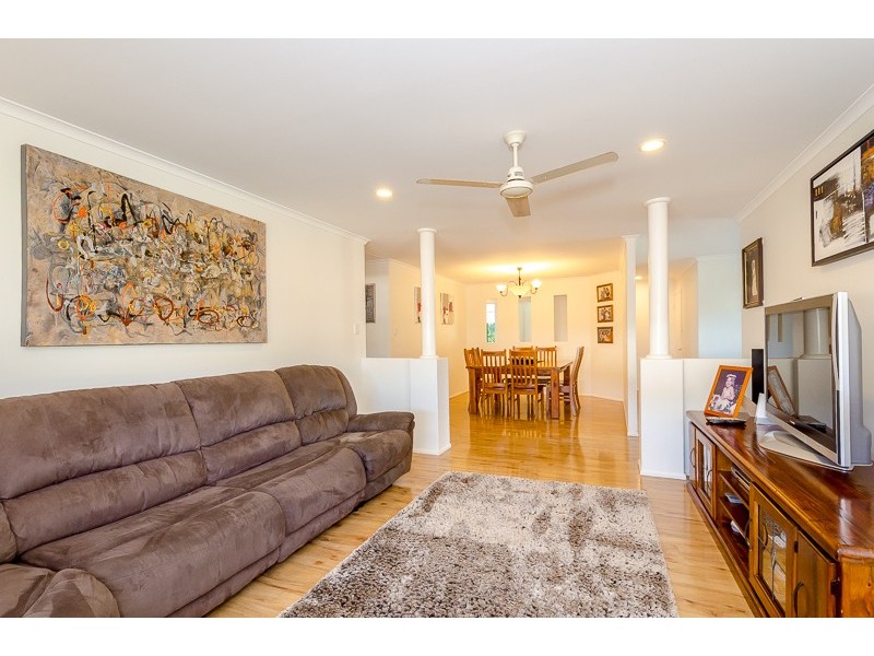 25 Michel Place, Telina QLD 4680