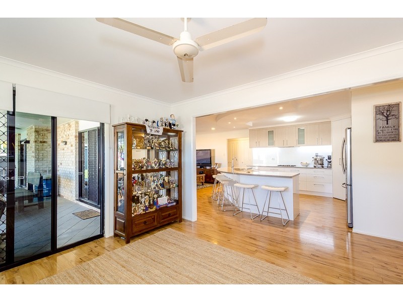 25 Michel Place, Telina QLD 4680
