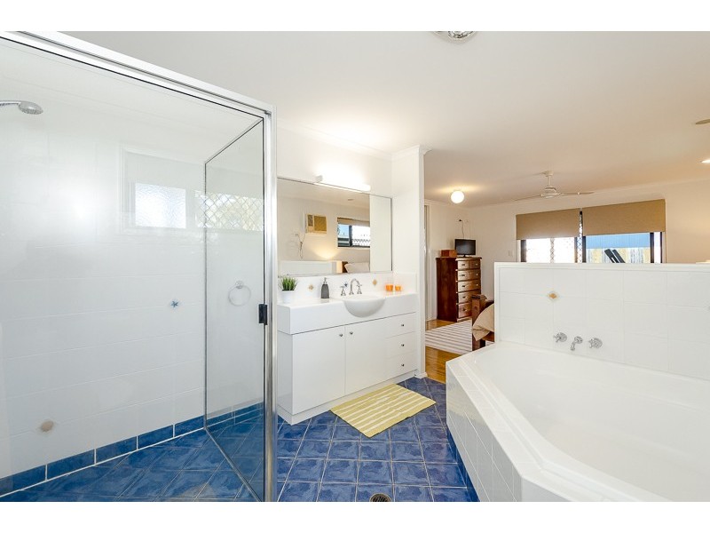 25 Michel Place, Telina QLD 4680