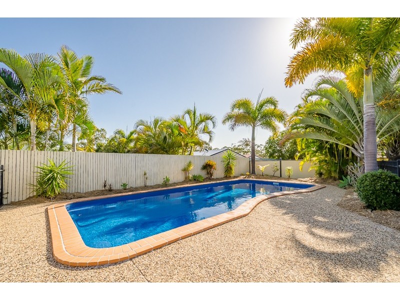 25 Michel Place, Telina QLD 4680