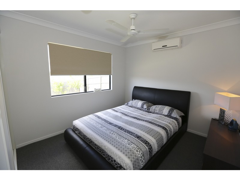15 Willespie Place, New Auckland QLD 4680