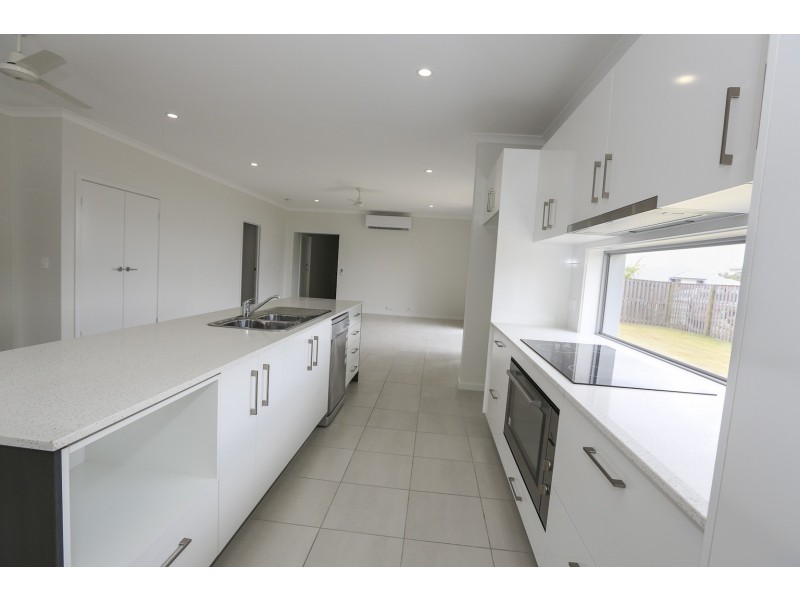 15 Winpara Drive, Kirkwood QLD 4680