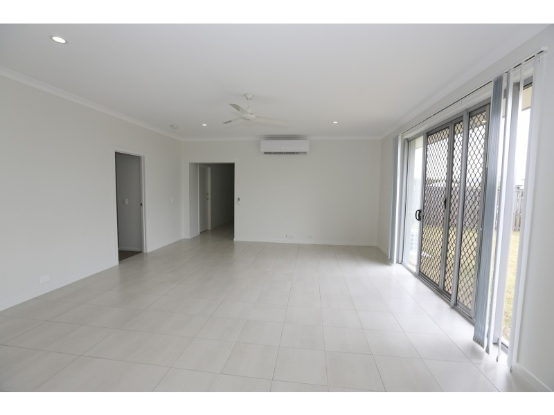 15 Winpara Drive, Kirkwood QLD 4680