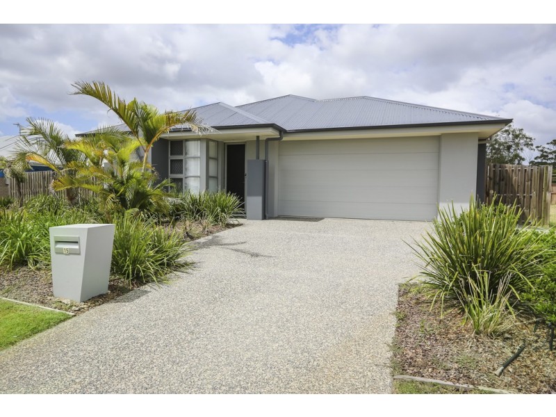 15 Winpara Drive, Kirkwood QLD 4680