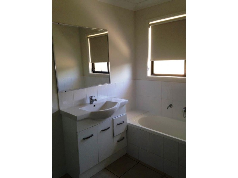 16 INGRA CL, Glen Eden QLD 4680