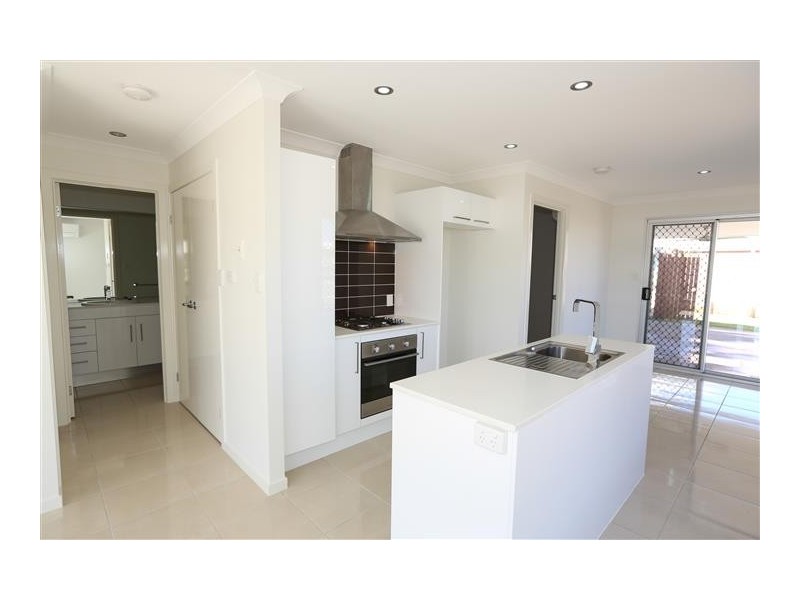1 / 34 Wedgetail Road, Clinton QLD 4680