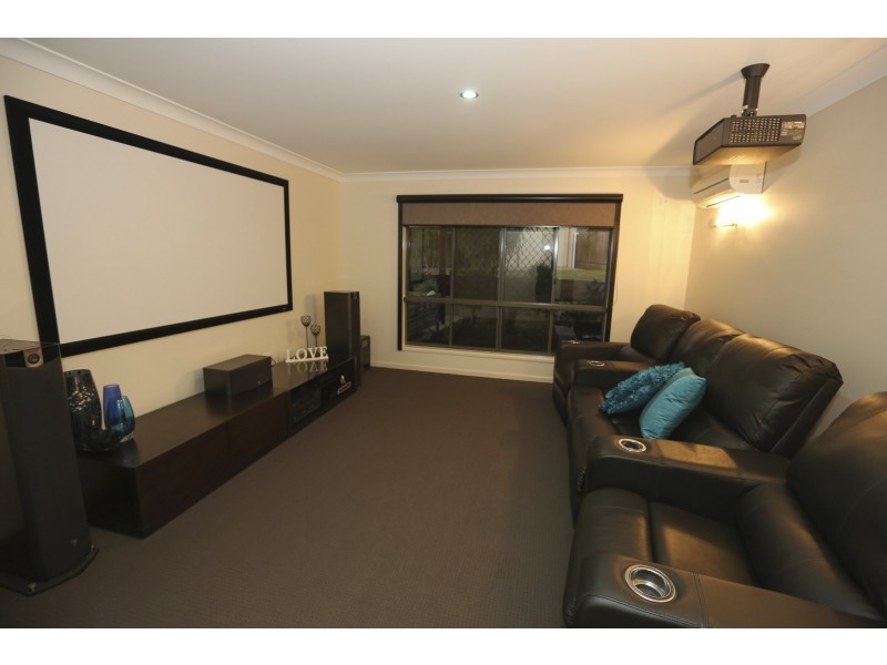 33 Liriope Drive, Kirkwood QLD 4680