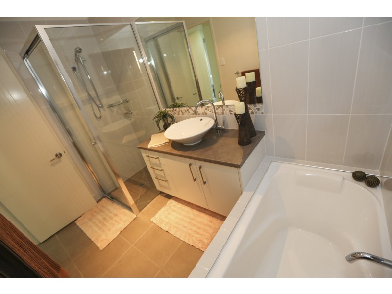 33 Liriope Drive, Kirkwood QLD 4680