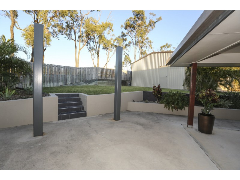 33 Liriope Drive, Kirkwood QLD 4680