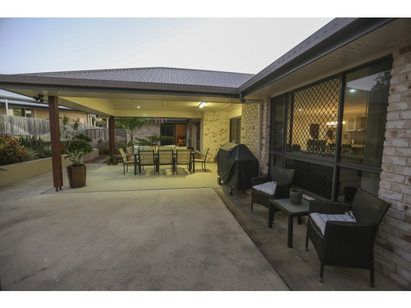 33 Liriope Drive, Kirkwood QLD 4680
