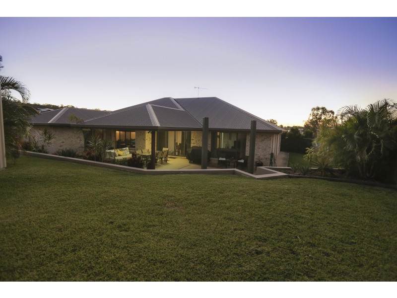 33 Liriope Drive, Kirkwood QLD 4680