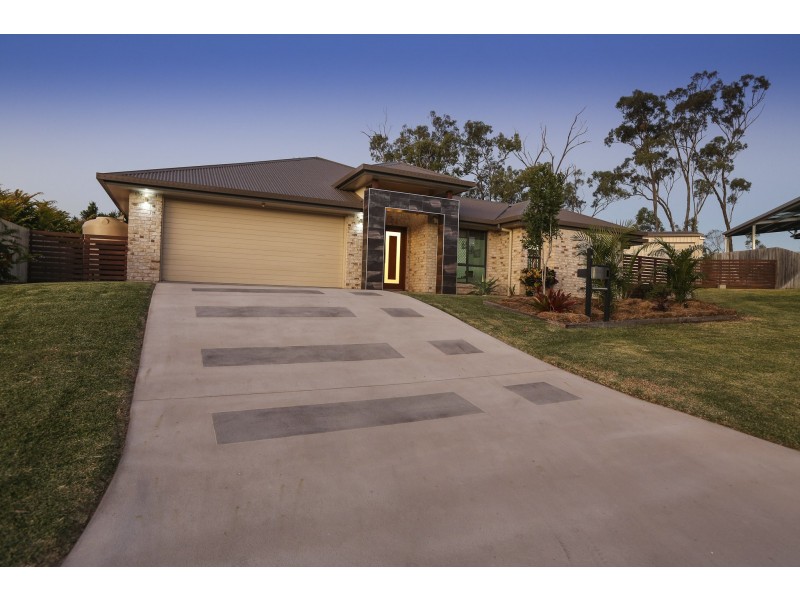 33 Liriope Drive, Kirkwood QLD 4680