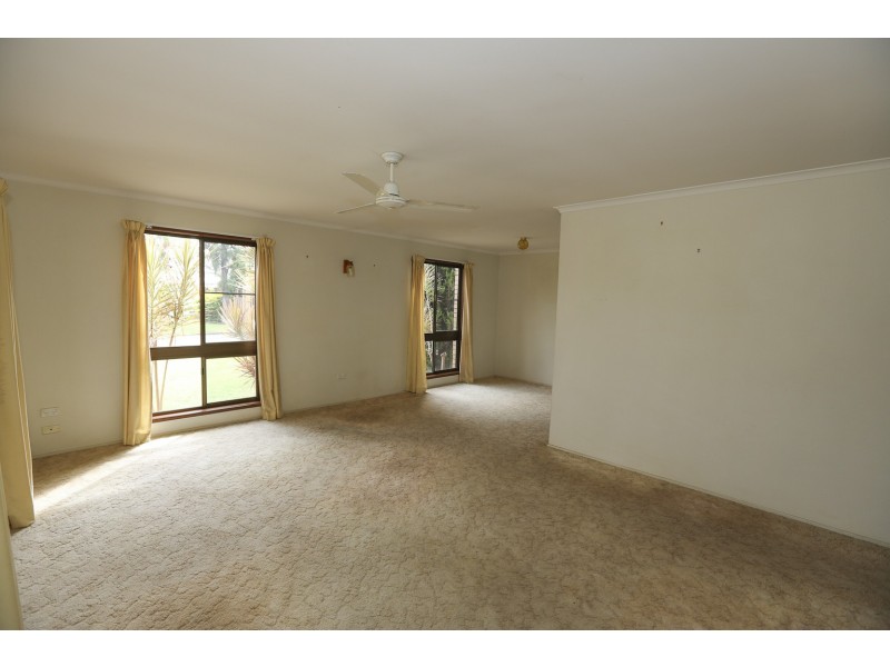 3 Seal Street, Boyne Island QLD 4680